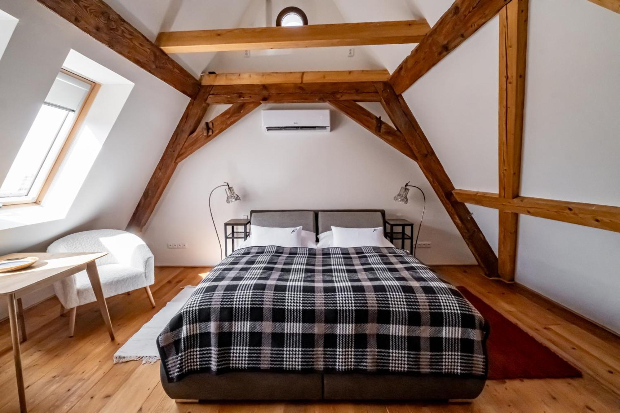 Knize Ferdinand Apartments Mikulov Extérieur photo